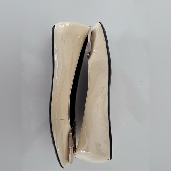 Roger Vivier Belle Vivier Patent Leather Ballet Flats with Gold Buckle - Picture 11 of 16